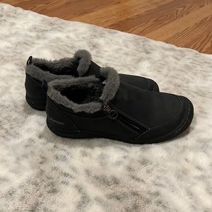 Jsport Elenor memory foam slip on shoes size 8